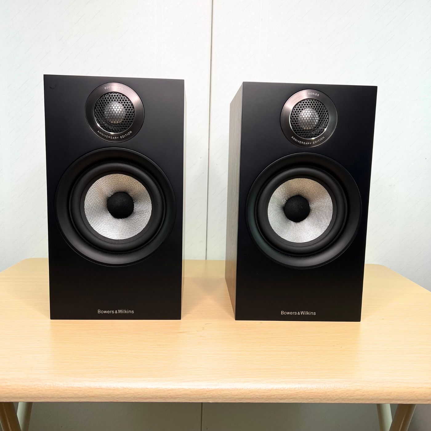 B&W 607 S2AE [中古品]｜自宅で試聴購入のOnsite Audio – Onsite Audio, Inc